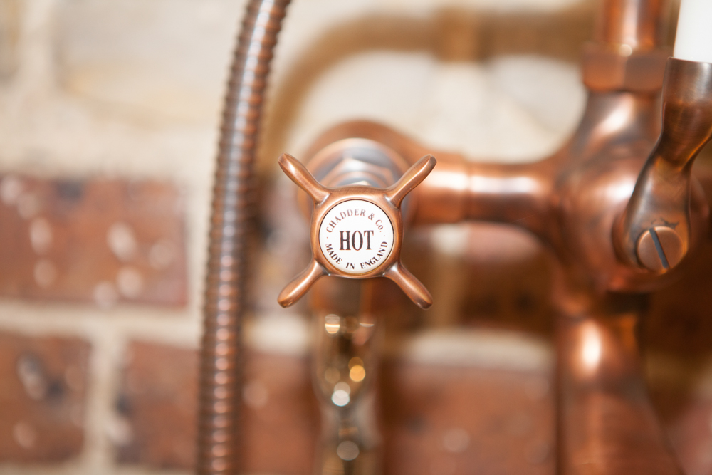 Inspiring you with ontrend copper in the bathroom